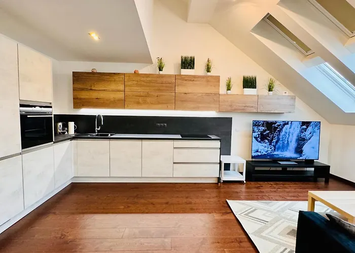 Loft Jecna 43, * Prag