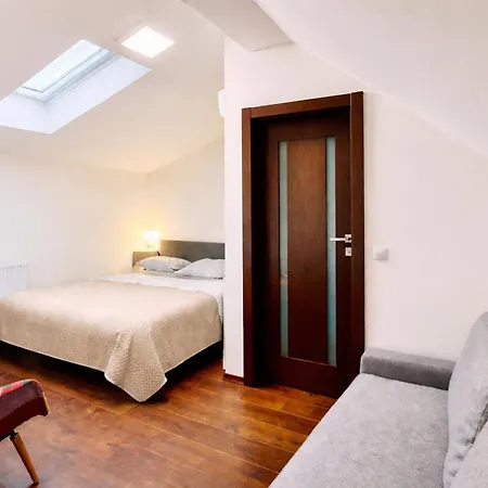 Loft Jecna 43, *